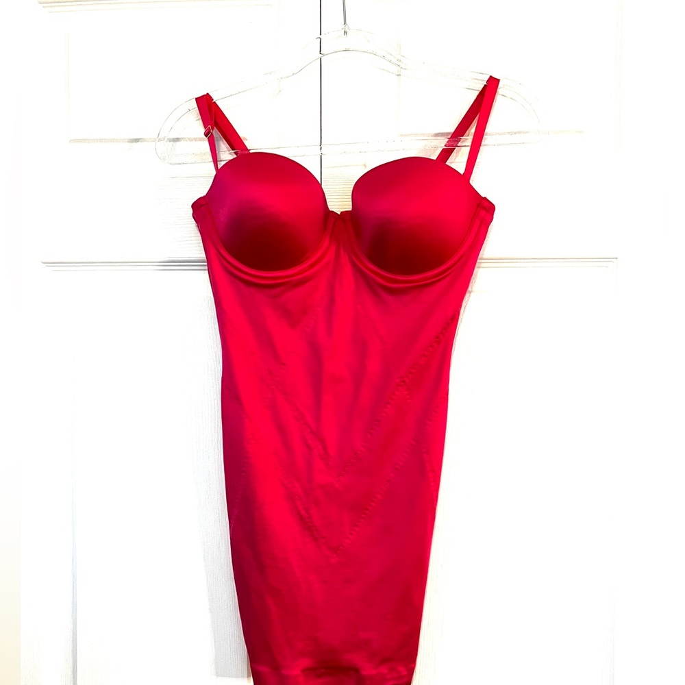 Victoria’s Secret Pink Power Figure Cupped Shaping Slip size 34D - Picture 3 of 15